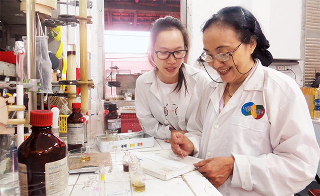 Giáo sư Nguyễn Kim Phi Phụng - người phụ nữ bình dị với đam mê cây thuốc