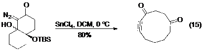 Ví dụ của phản ứng tách phân mảnh trong mở rộng vòng.